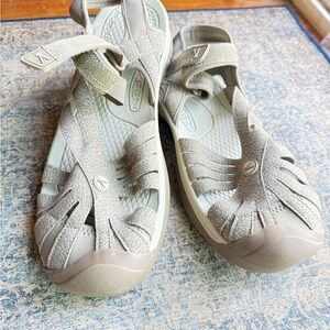 KEEN Women's Rose Casual Closed Toe Sandals NEVER WORN